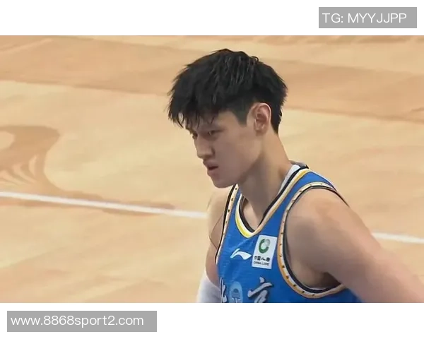 曾凡博半场表现抢眼7投5中高效砍下13分1助攻2盖帽正负值高达22 曾凡博半场表现抢眼7投5中高效砍下13分1助攻2盖帽正负值高达22