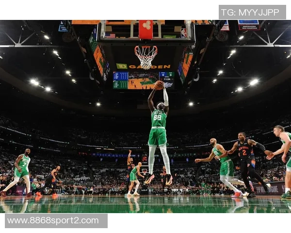 字母哥罚球全中空接暴扣绝杀全场砍下30分10板5助展现超级巨星风范