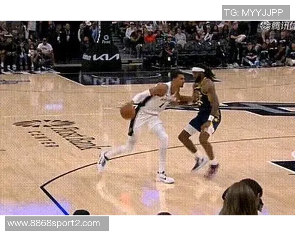 奥拉朱旺称赞文班独特投篮技巧难以防守旋转多样性令人惊叹 奥拉朱旺称赞文班独特投篮技巧难以防守旋转多样性令人惊叹